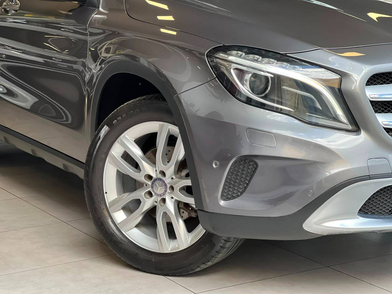 MERCEDES-BENZ GLA 200