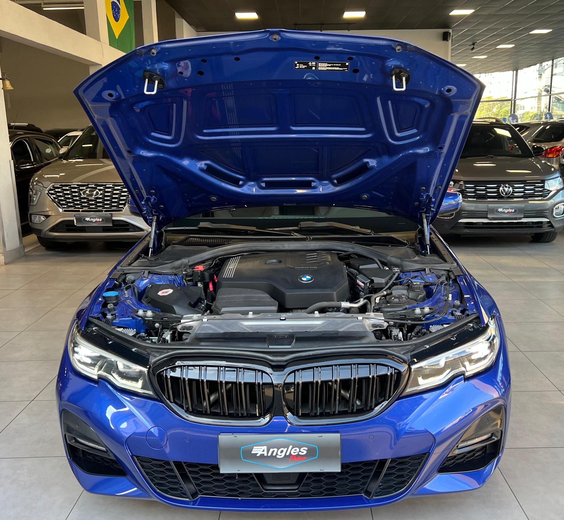 BMW 320i