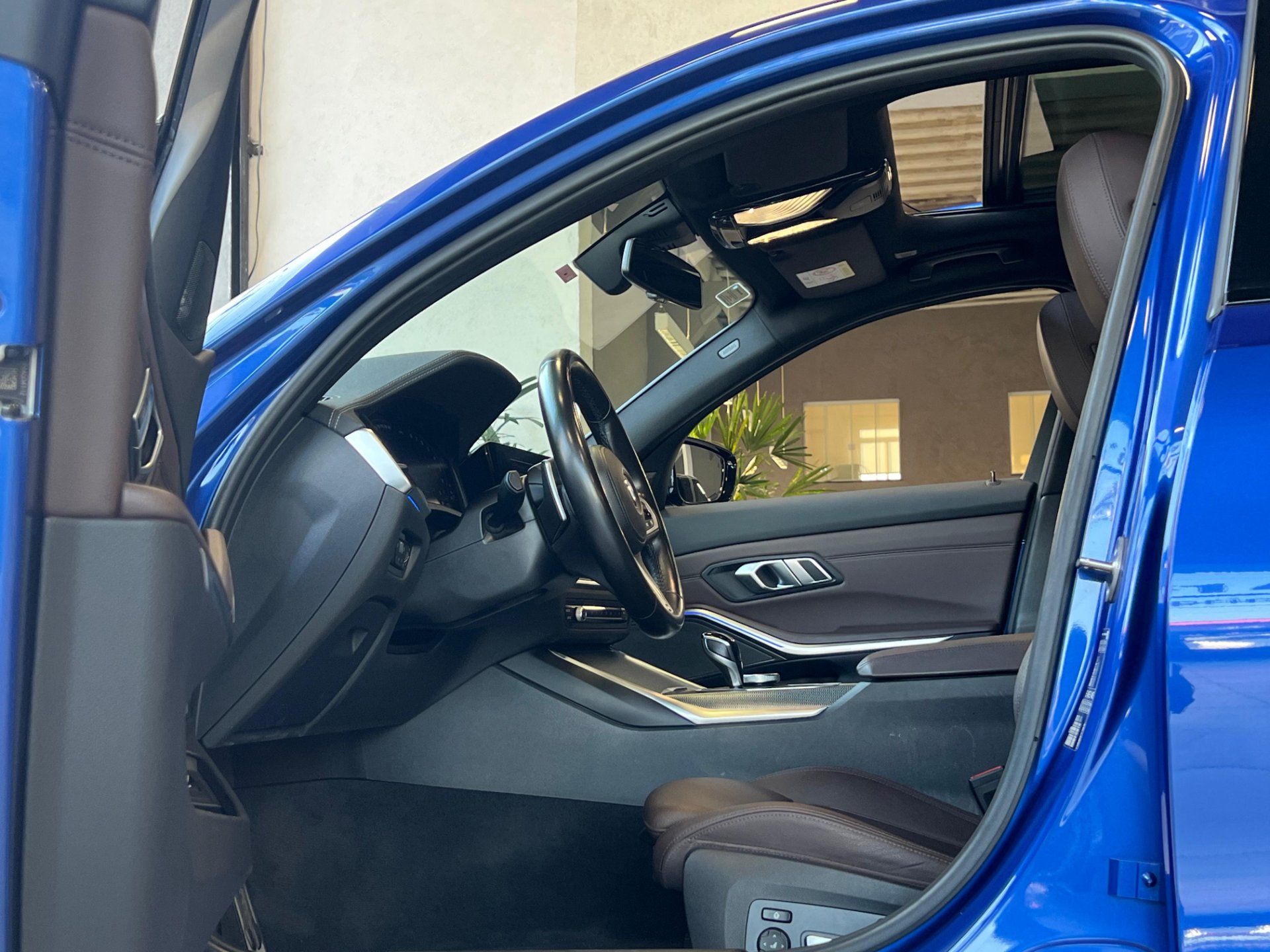BMW 320i