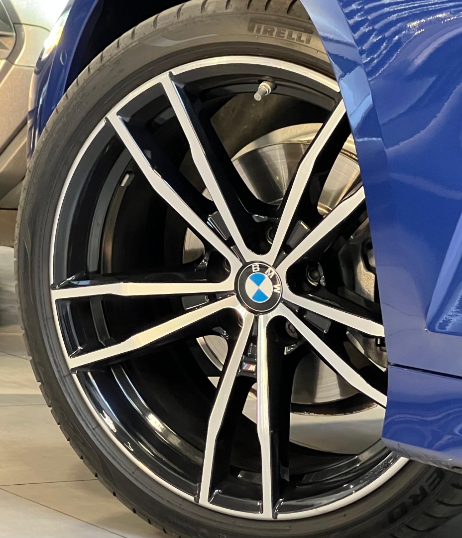 BMW 320i