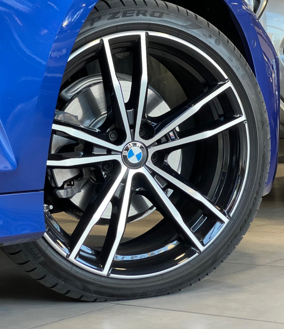 BMW 320i