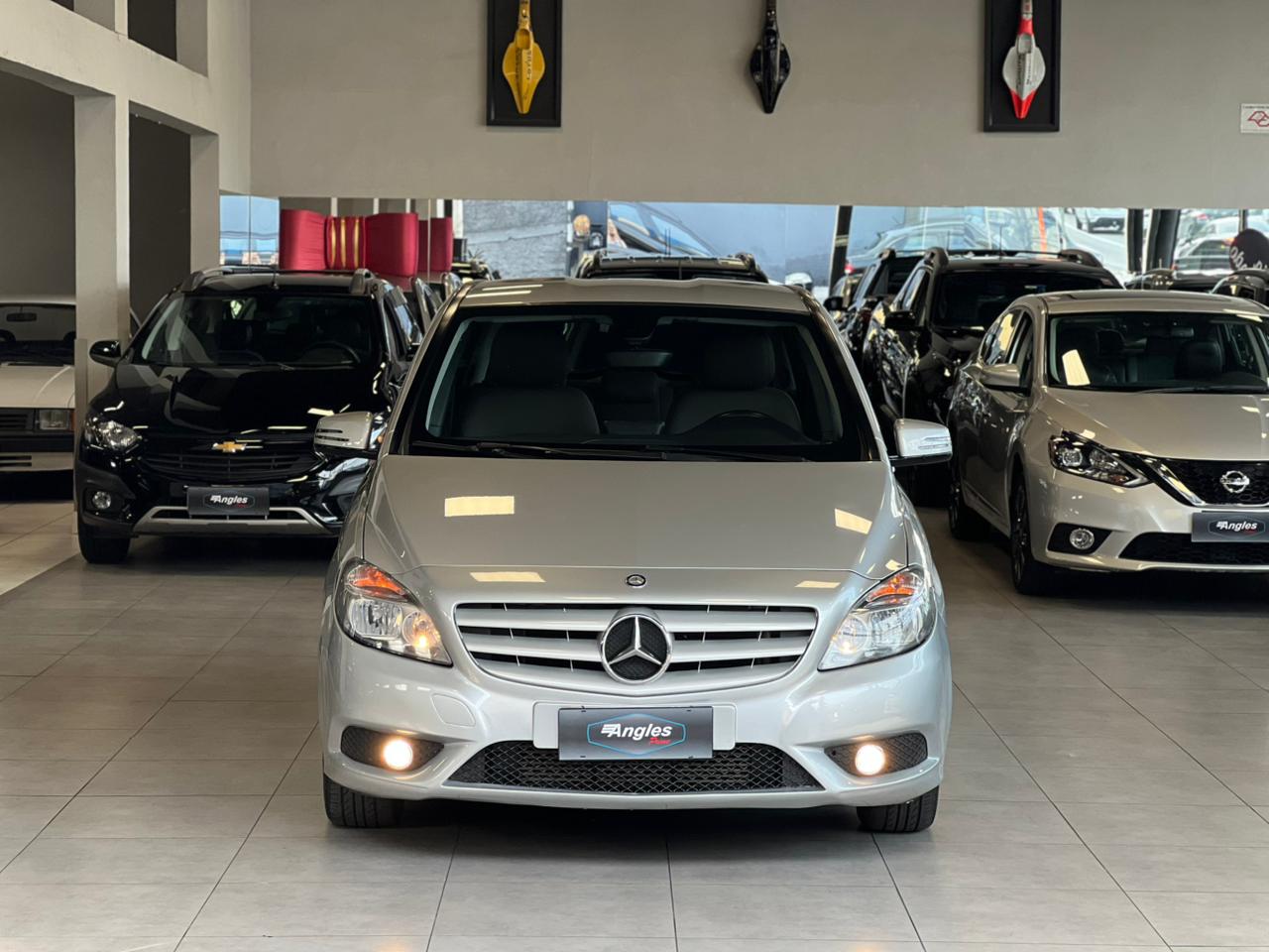 MERCEDES-BENZ B 200