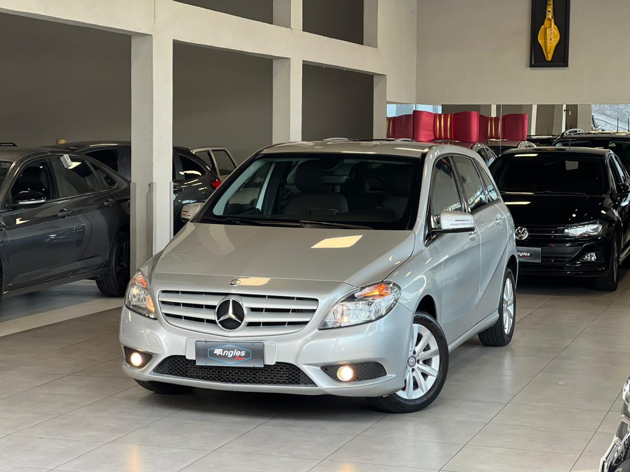 MERCEDES-BENZ B 200