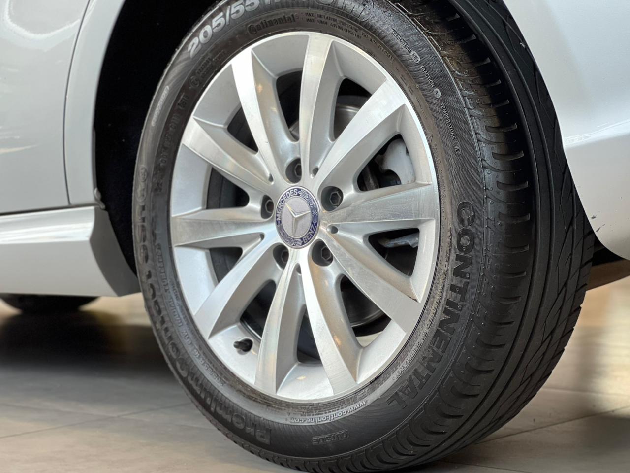 MERCEDES-BENZ B 200