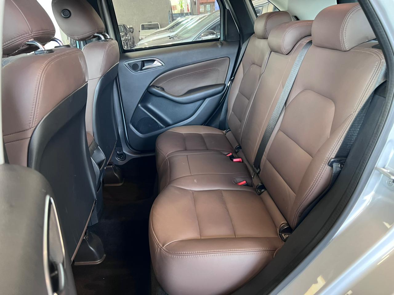 MERCEDES-BENZ B 200