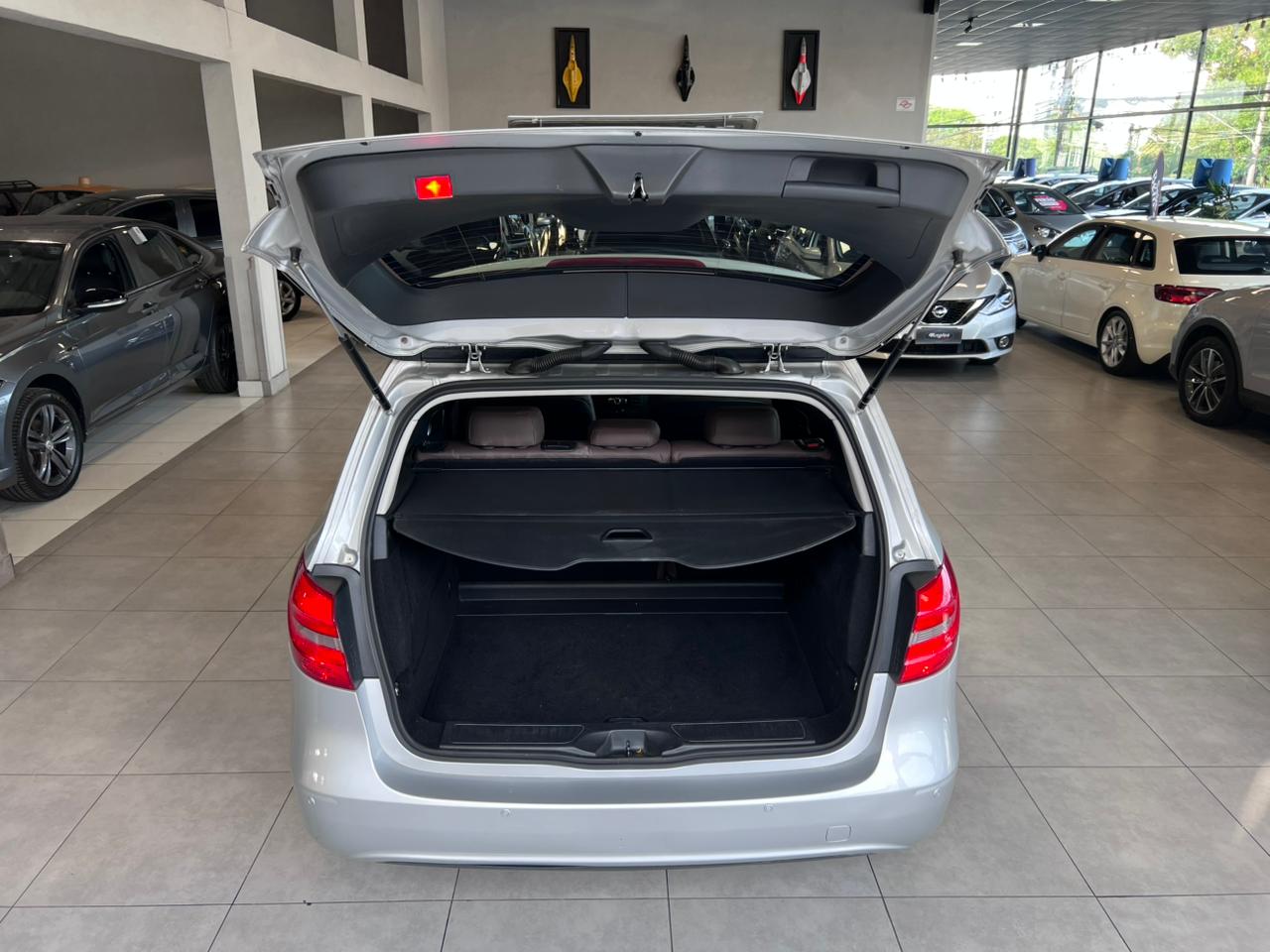 MERCEDES-BENZ B 200