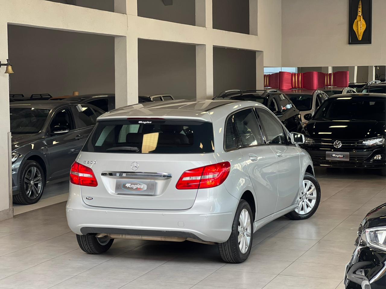 MERCEDES-BENZ B 200