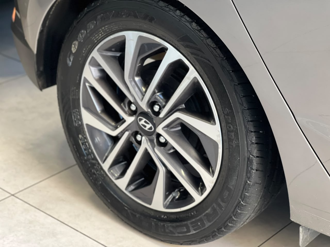 HYUNDAI HB20
