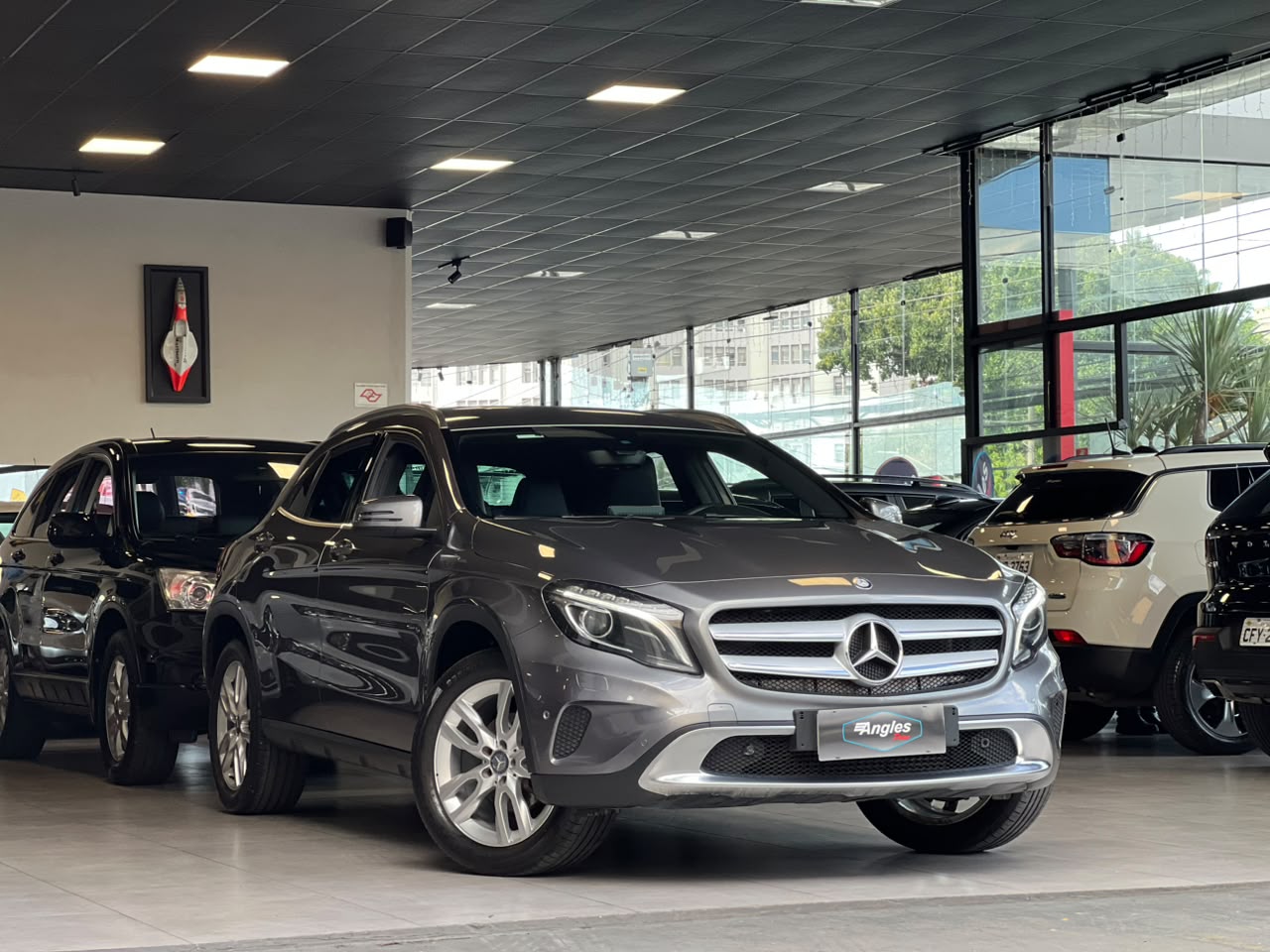 MERCEDES-BENZ GLA 200