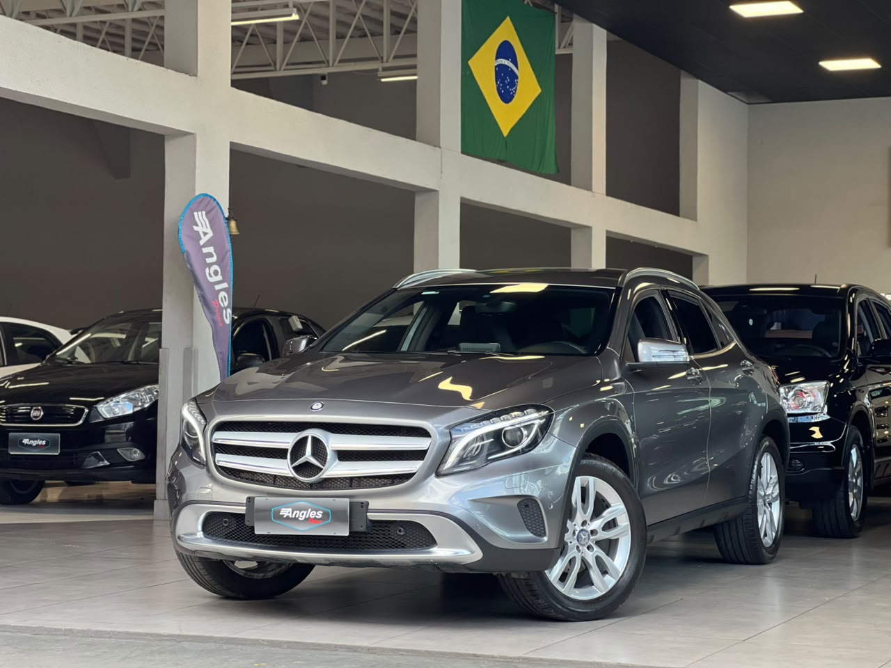 MERCEDES-BENZ GLA 200