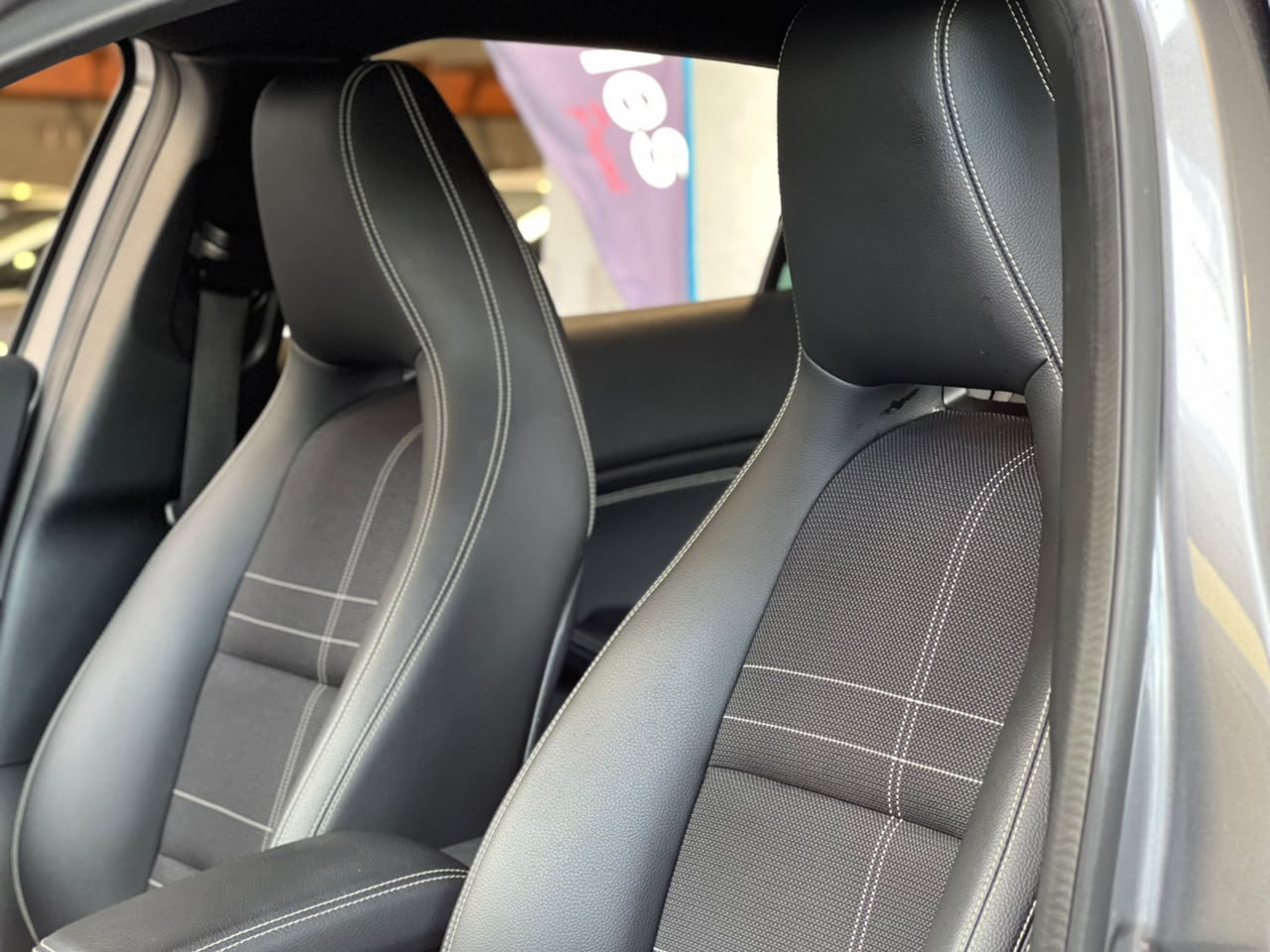 MERCEDES-BENZ GLA 200