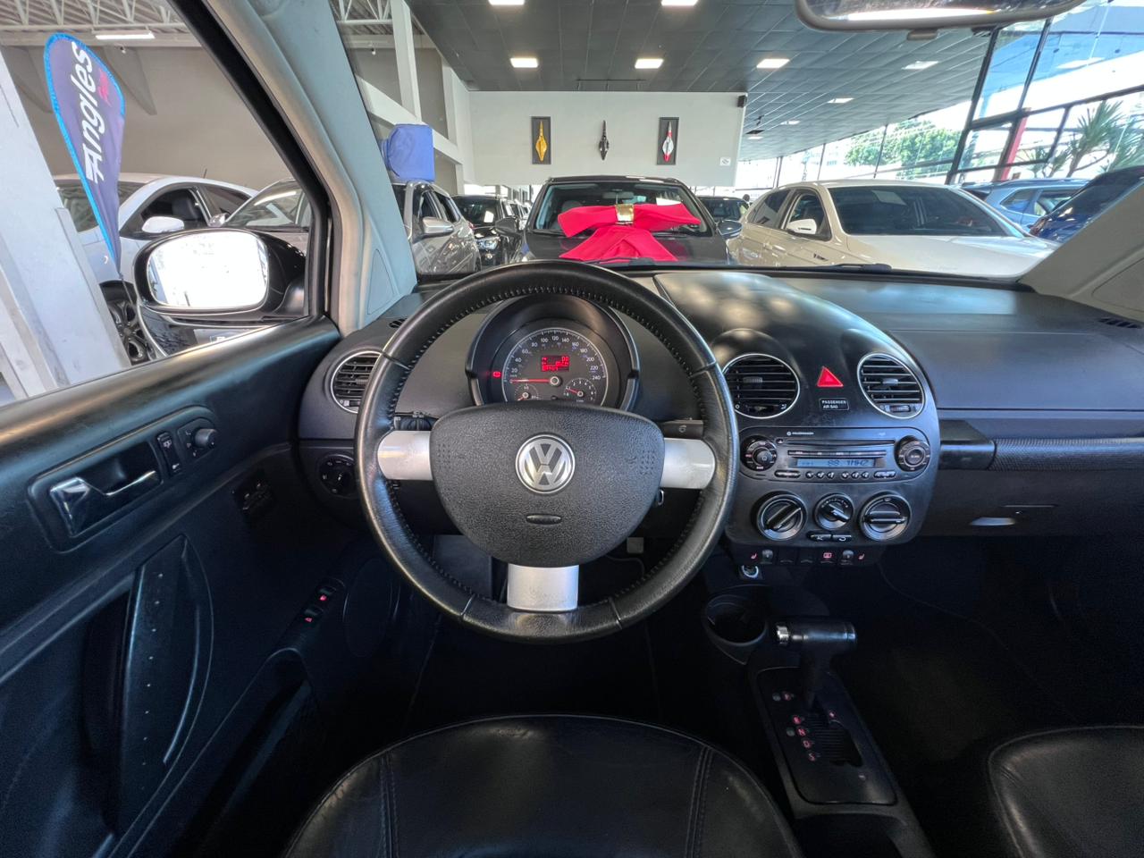 VOLKSWAGEN NEW BEETLE