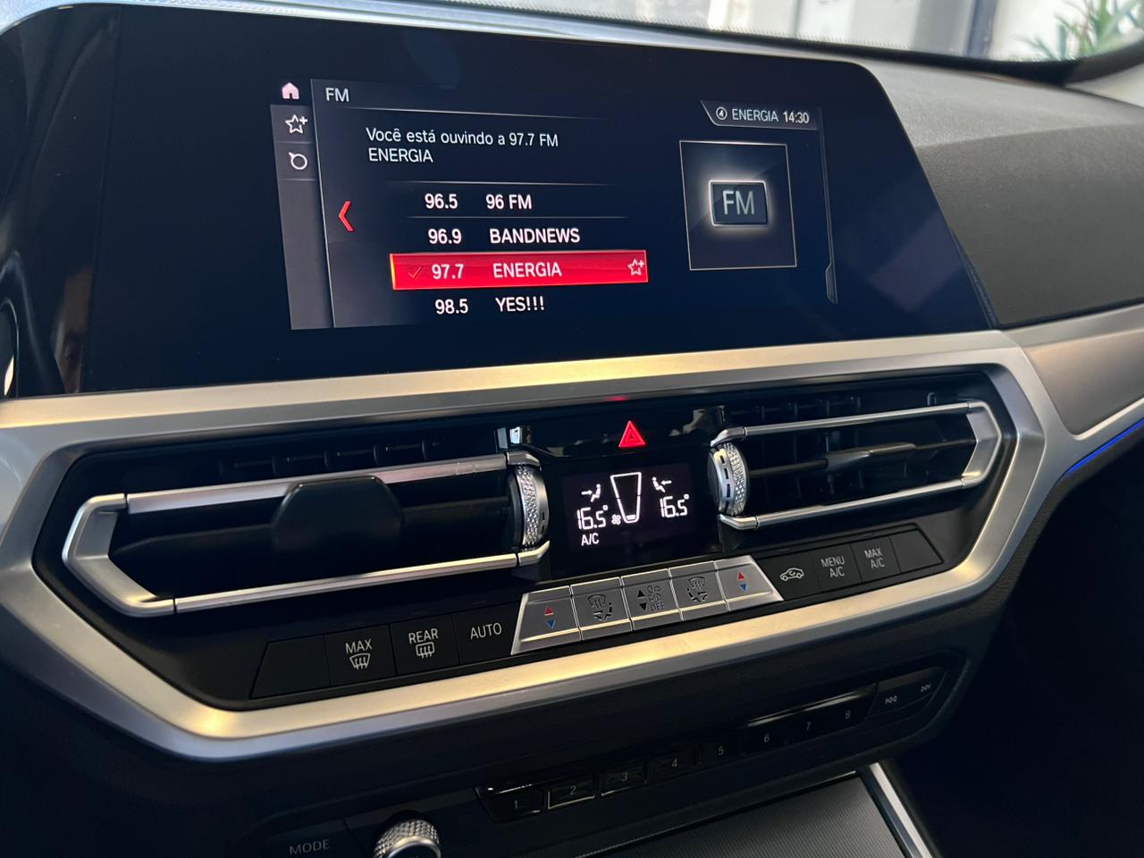 BMW 320i