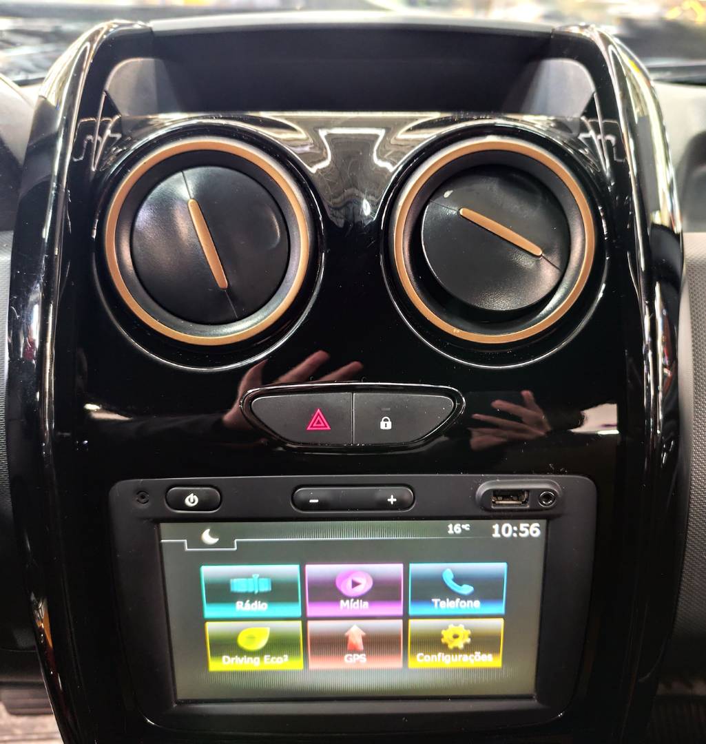 RENAULT DUSTER