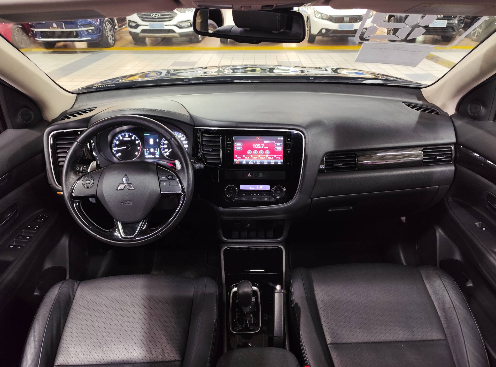 MITSUBISHI OUTLANDER