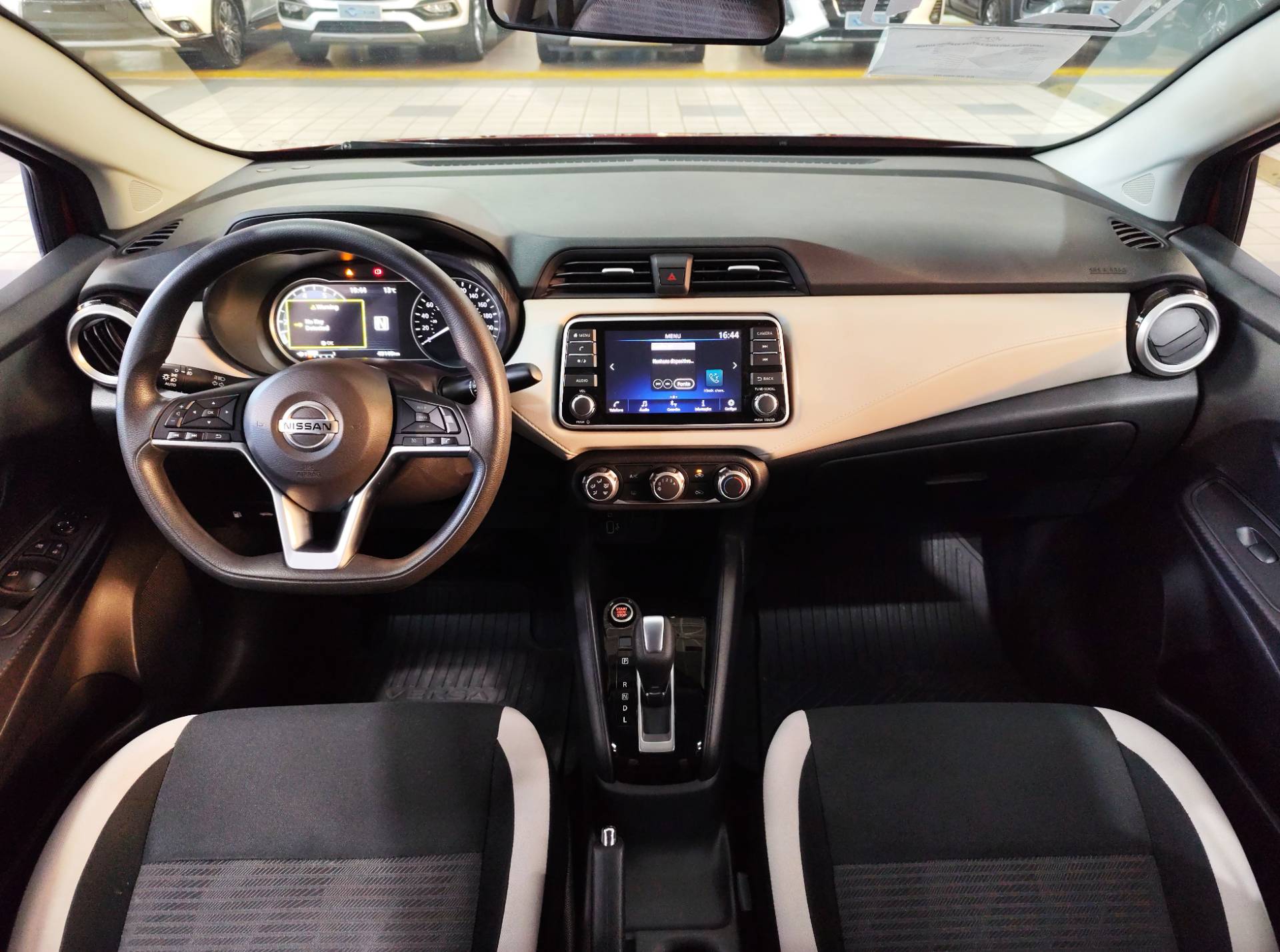 NISSAN VERSA