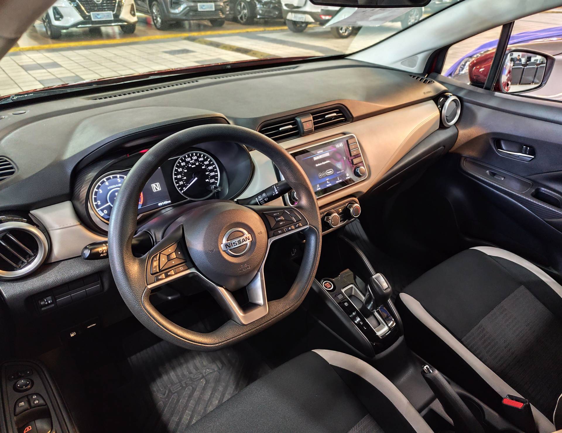 NISSAN VERSA