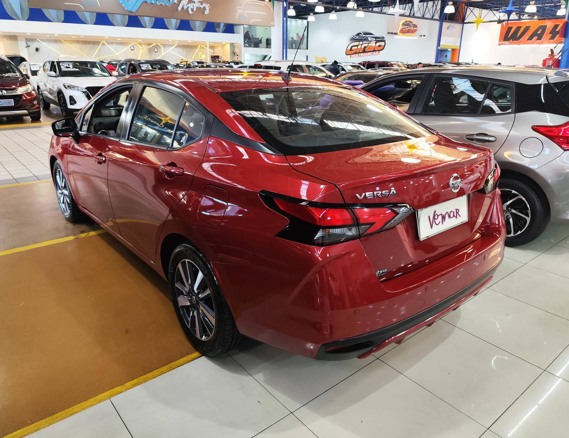 NISSAN VERSA