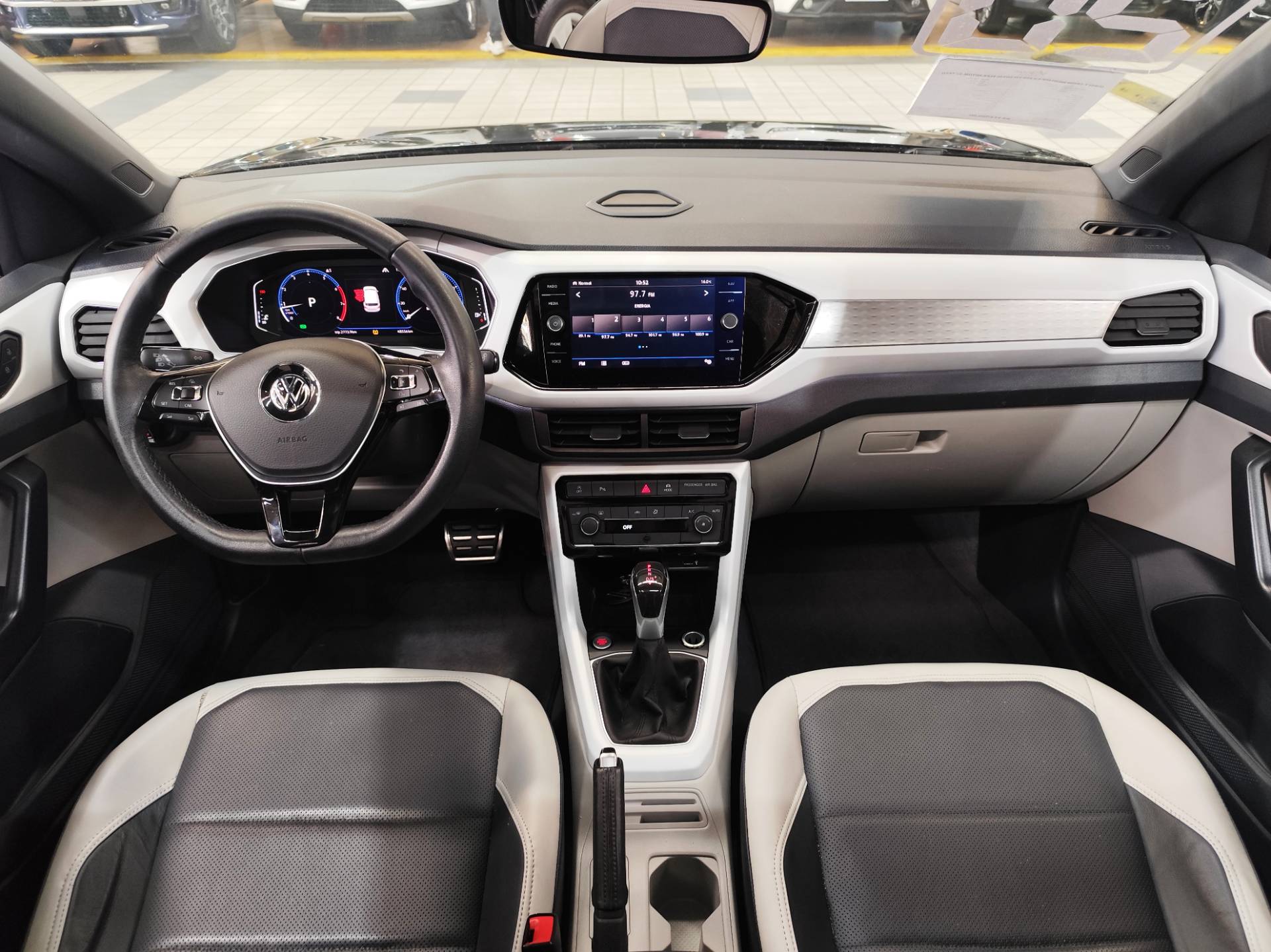 VOLKSWAGEN T-CROSS