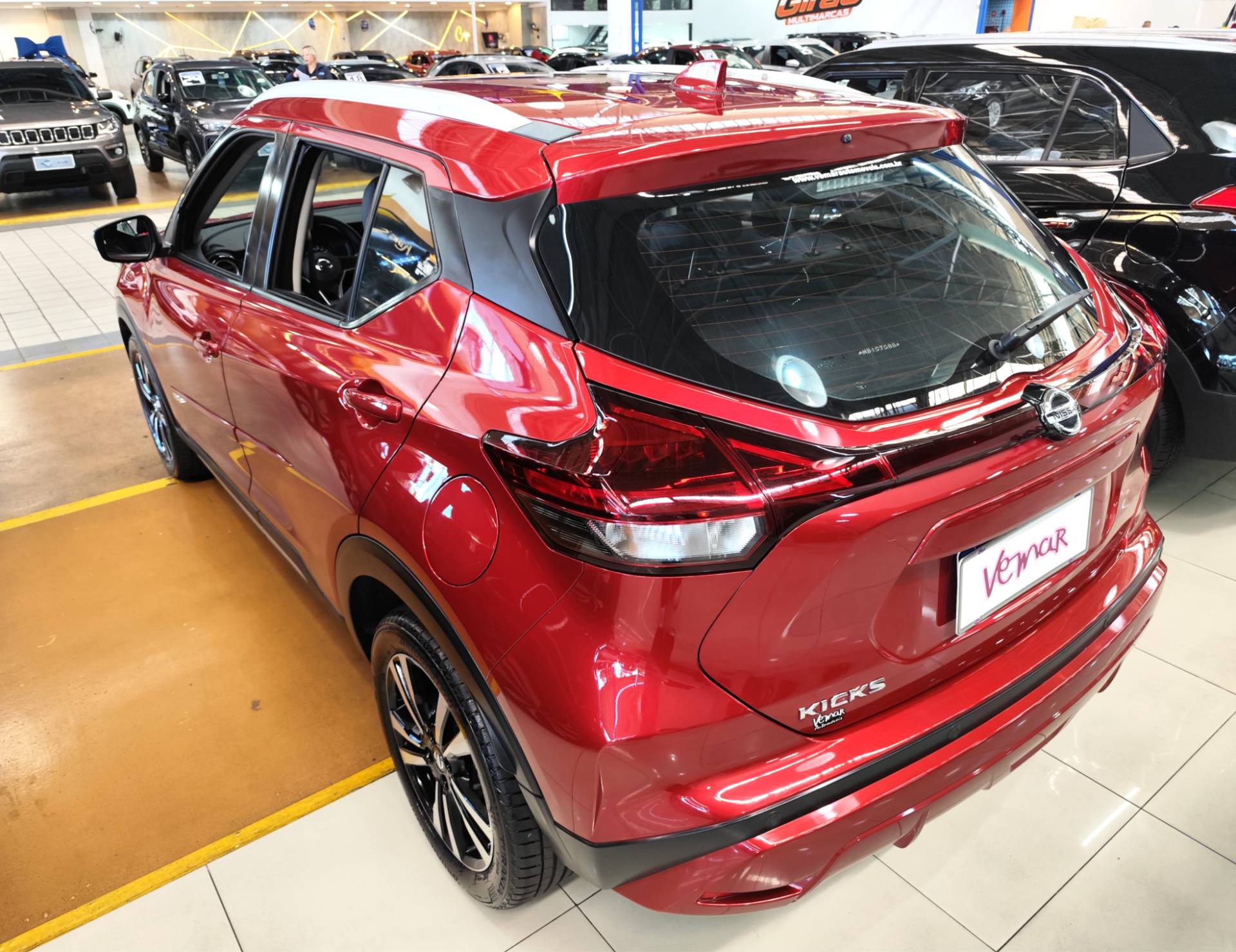 NISSAN KICKS