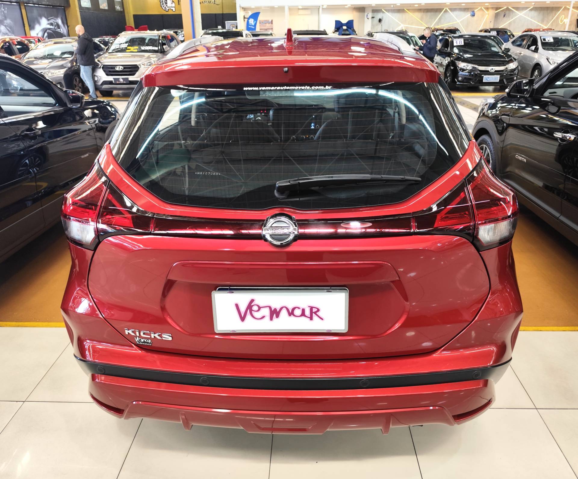 NISSAN KICKS
