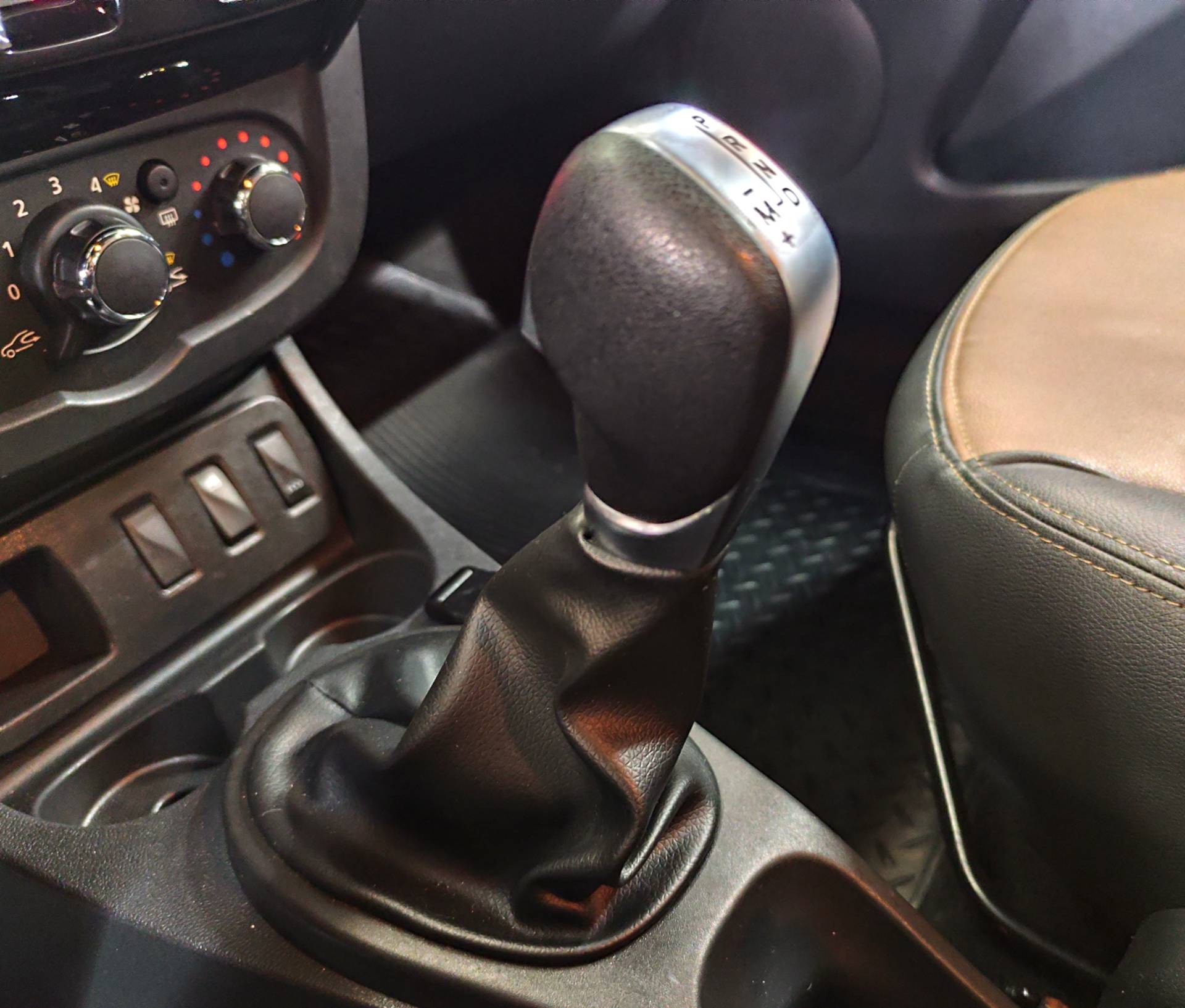 RENAULT DUSTER