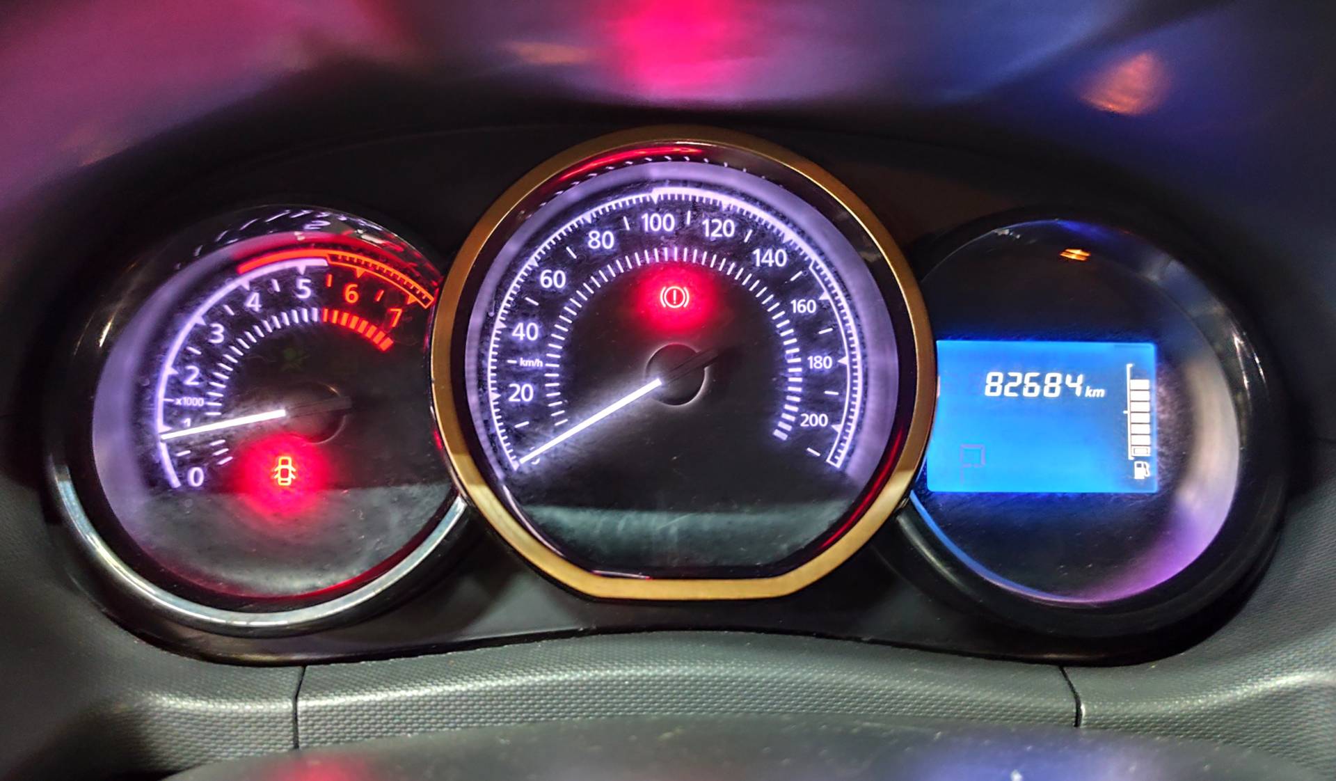 RENAULT DUSTER