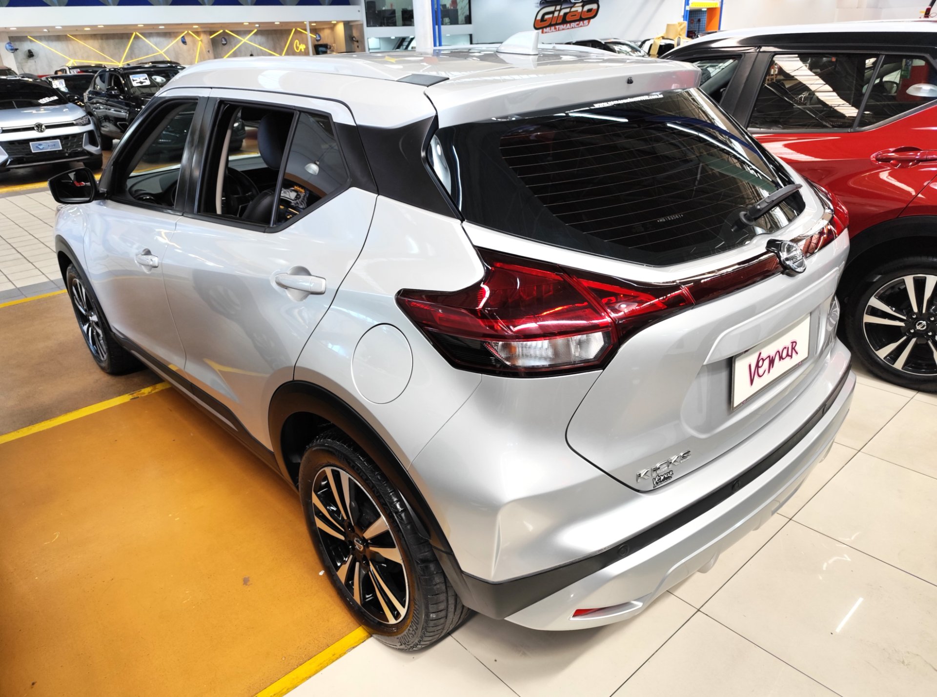 NISSAN KICKS
