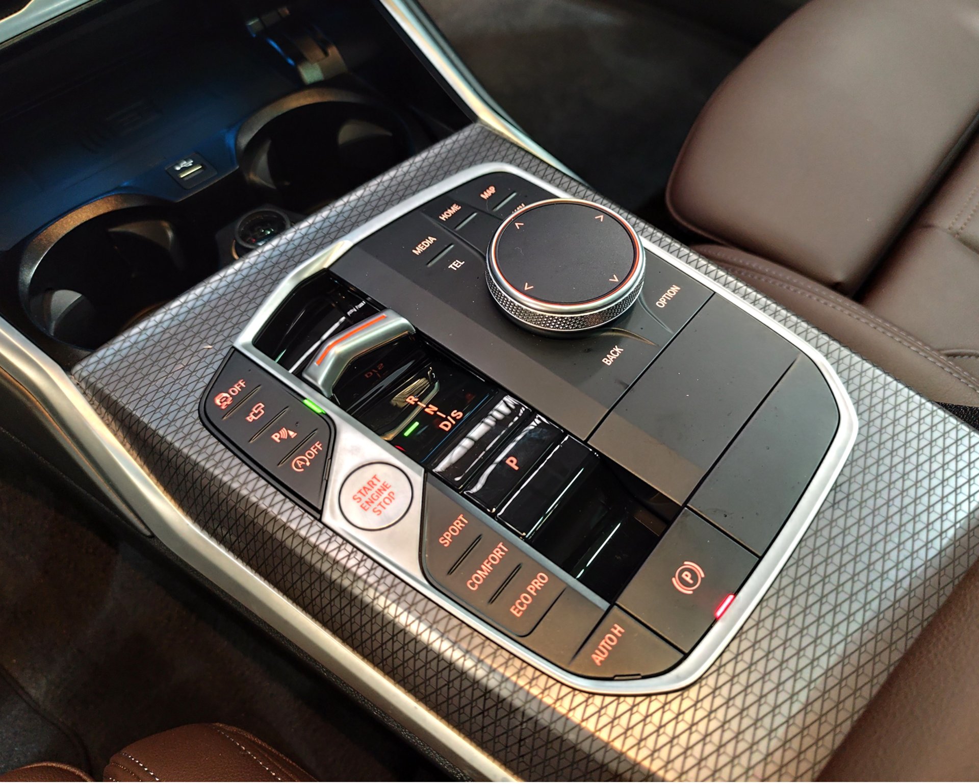 BMW 320i