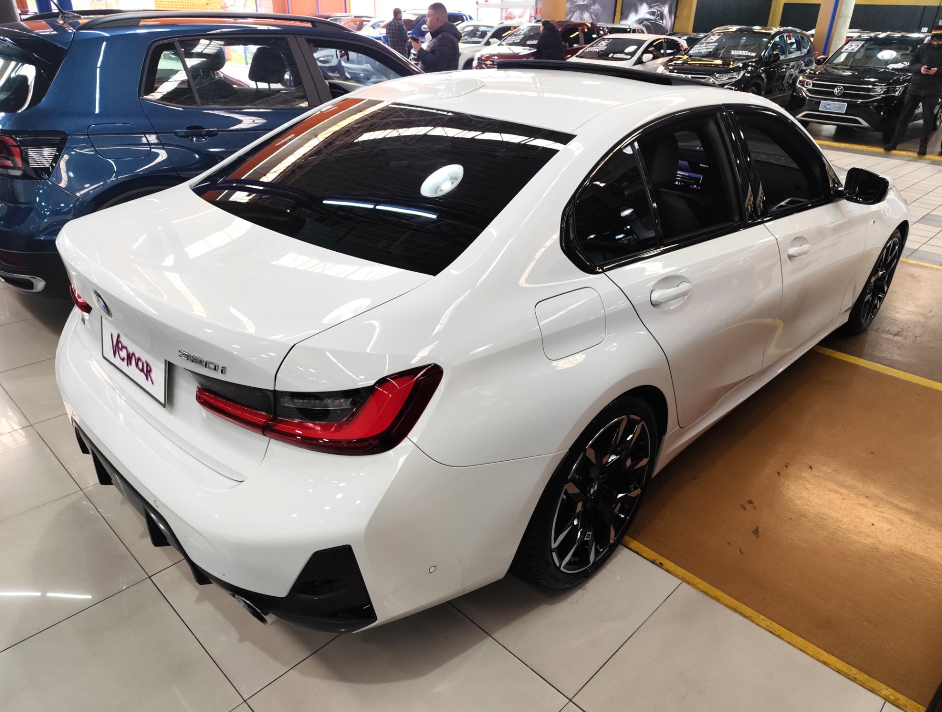 BMW 320i