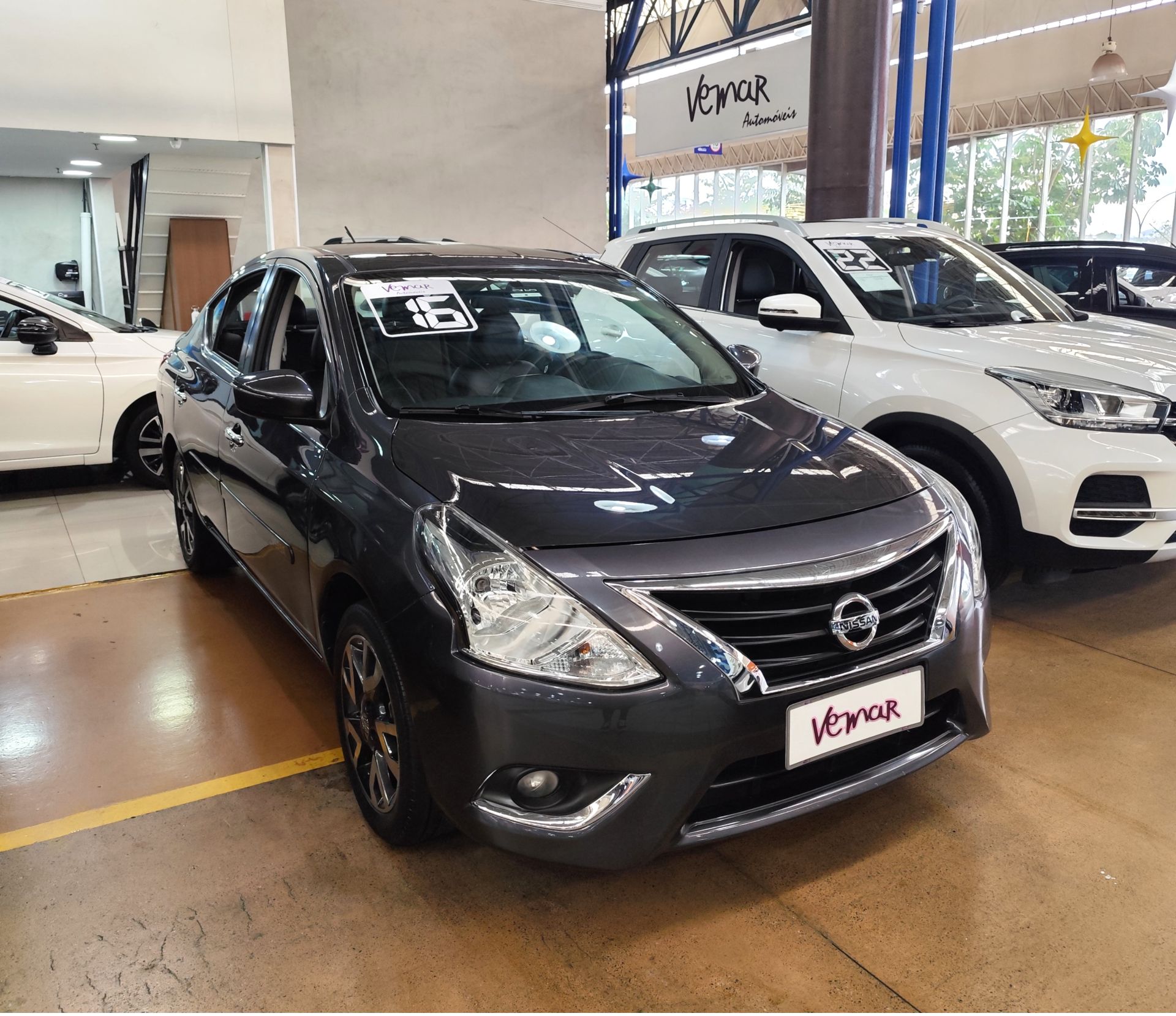 NISSAN VERSA