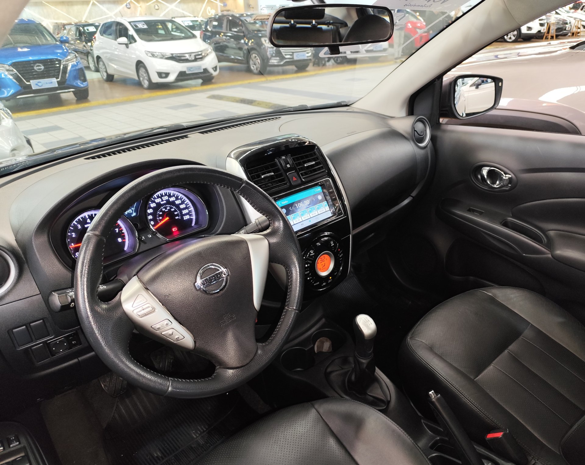 NISSAN VERSA
