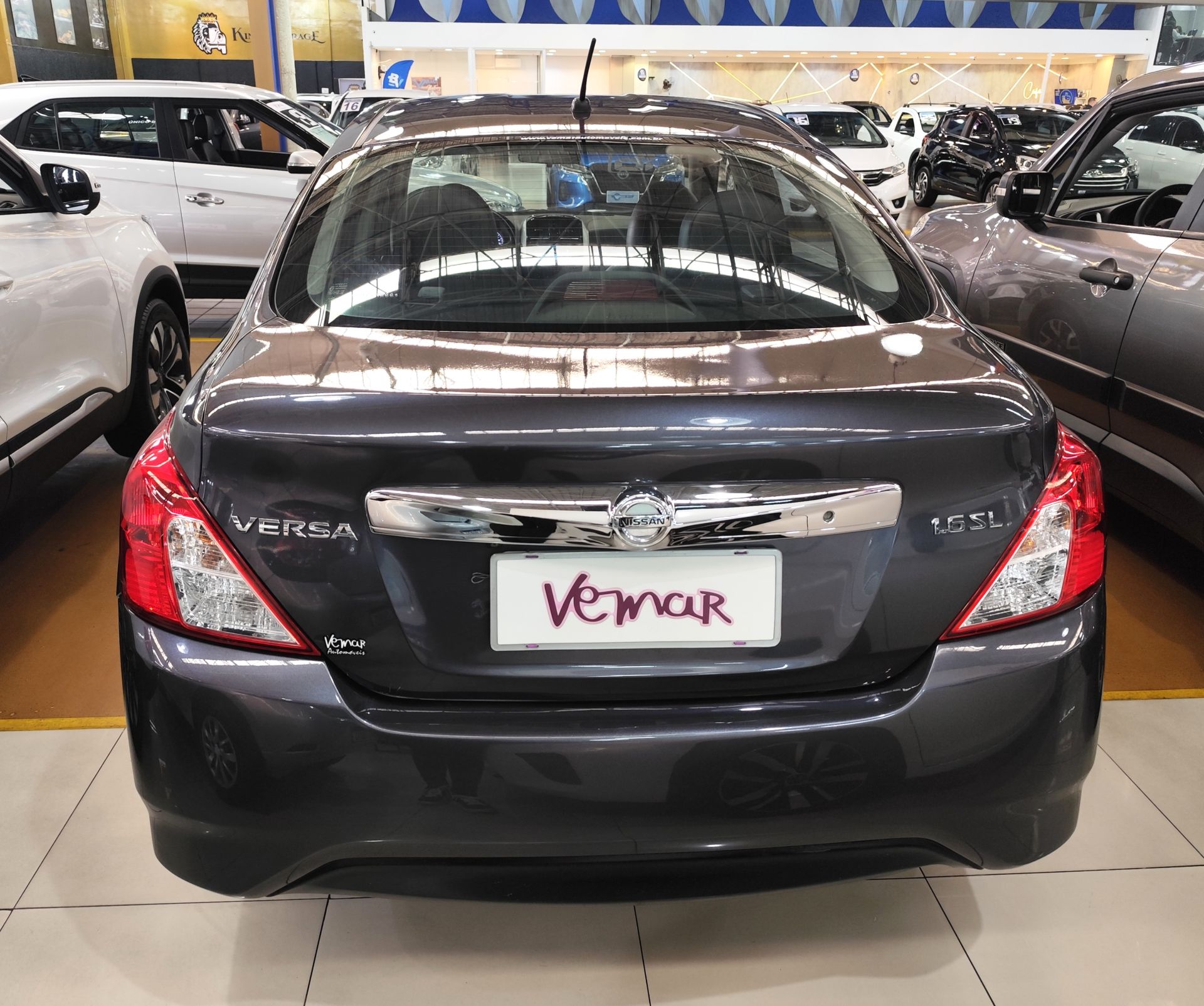 NISSAN VERSA