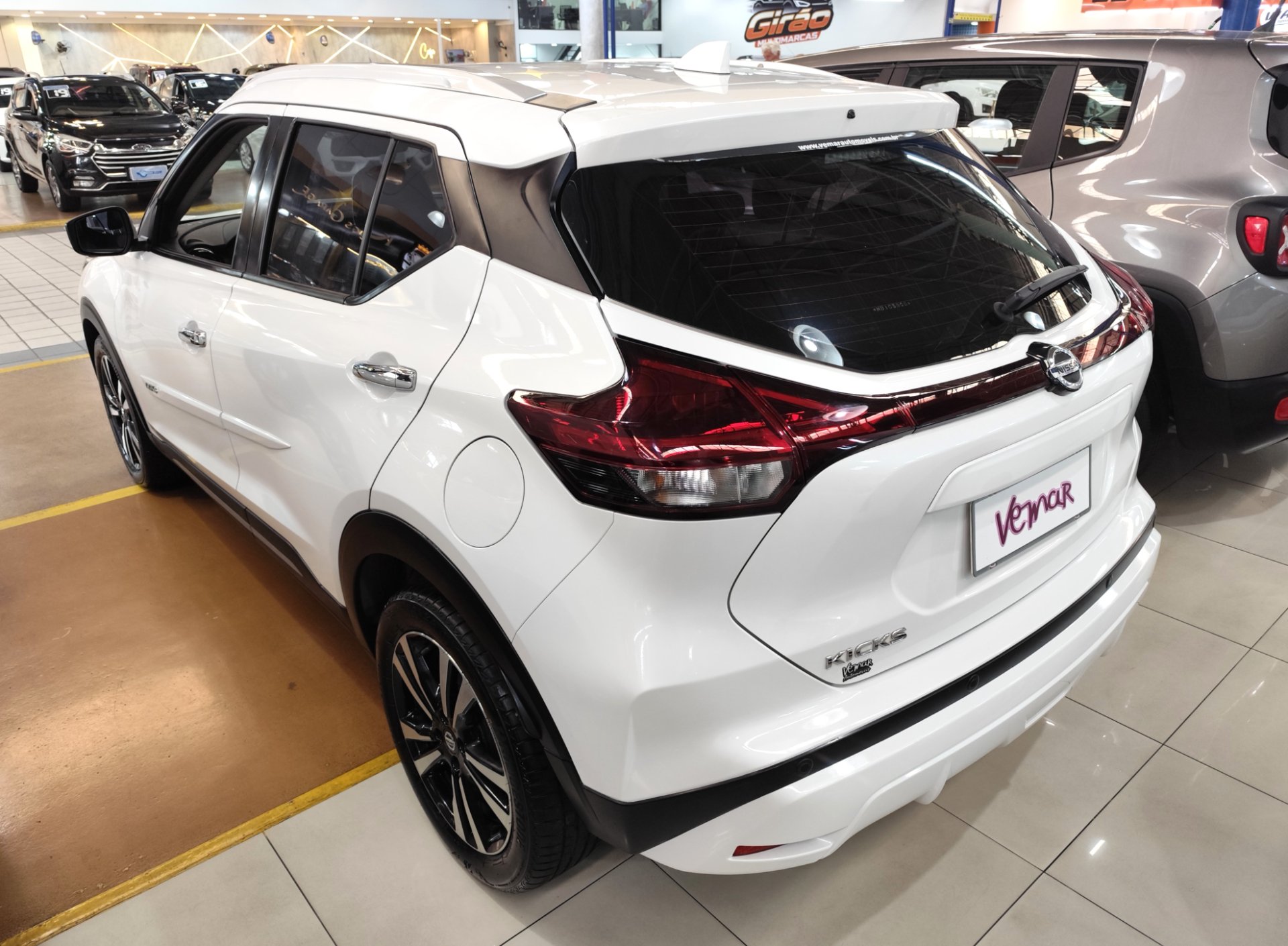 NISSAN KICKS