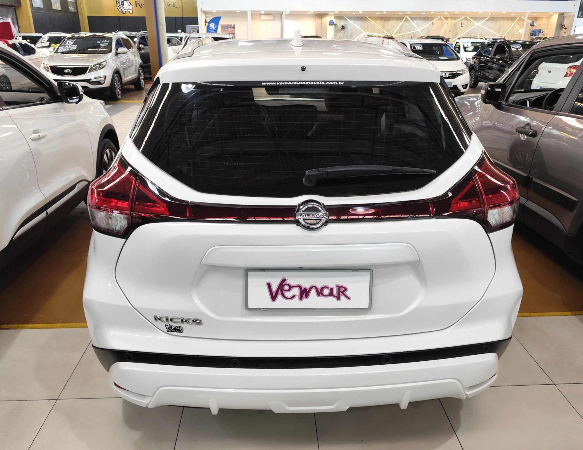 NISSAN KICKS