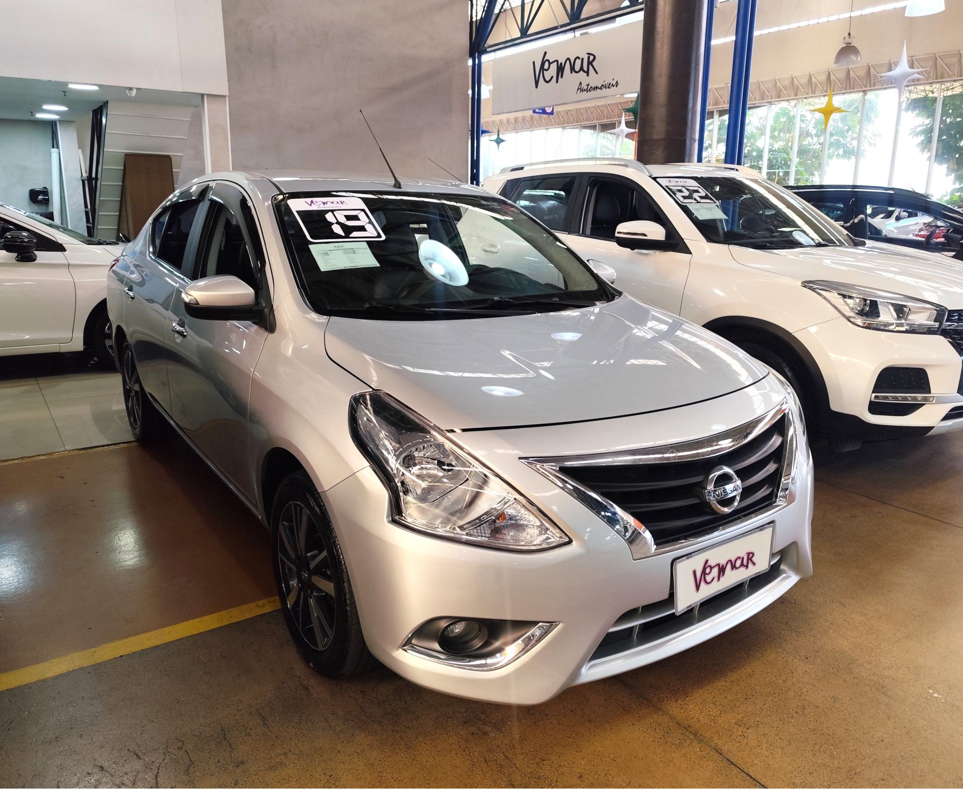 NISSAN VERSA