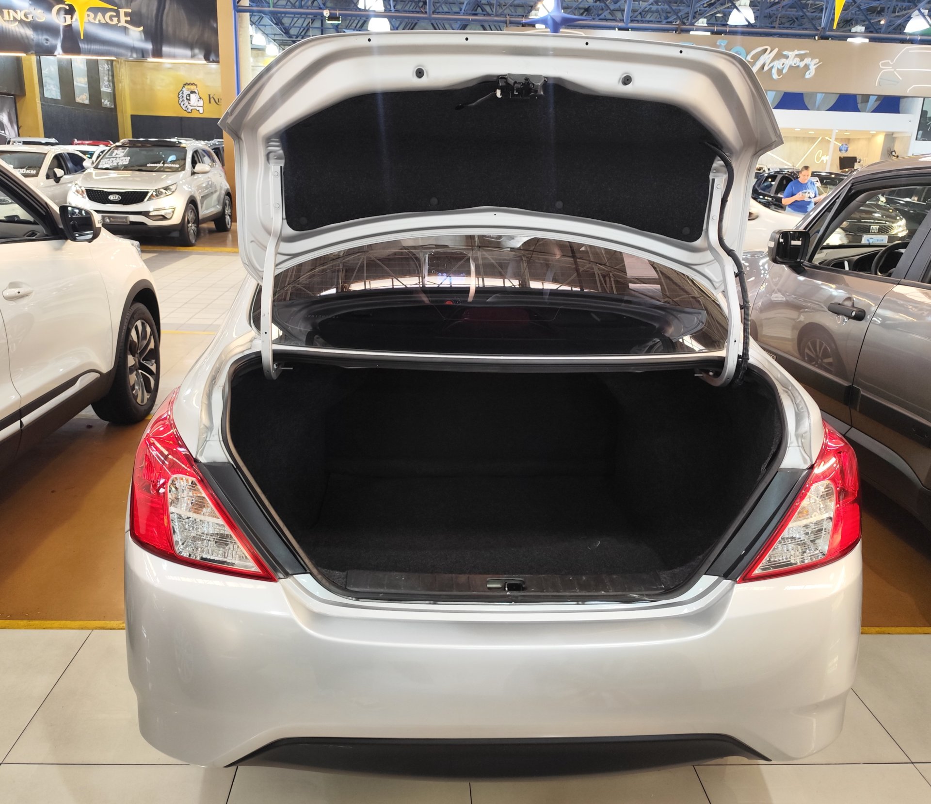 NISSAN VERSA