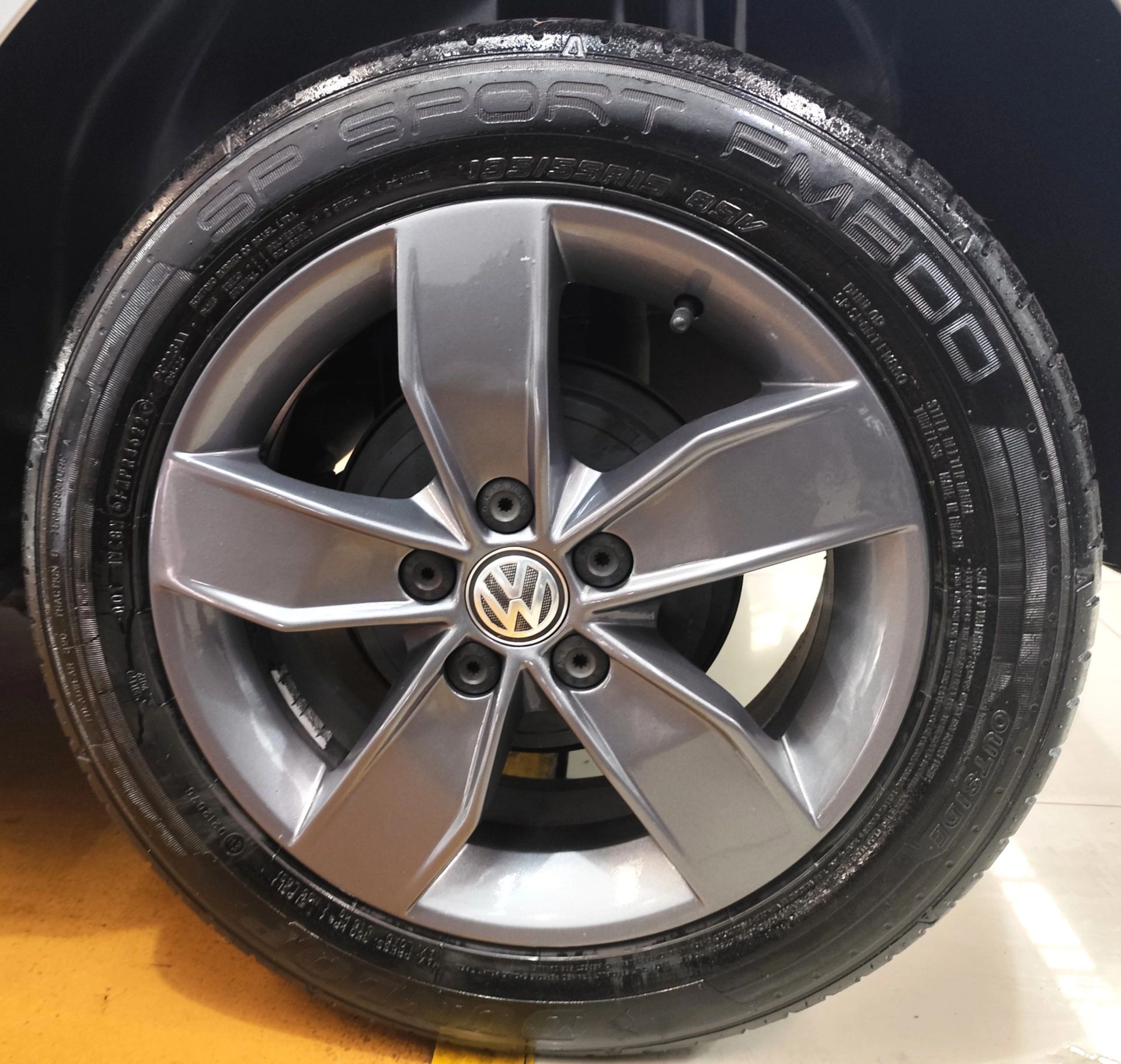 VOLKSWAGEN FOX