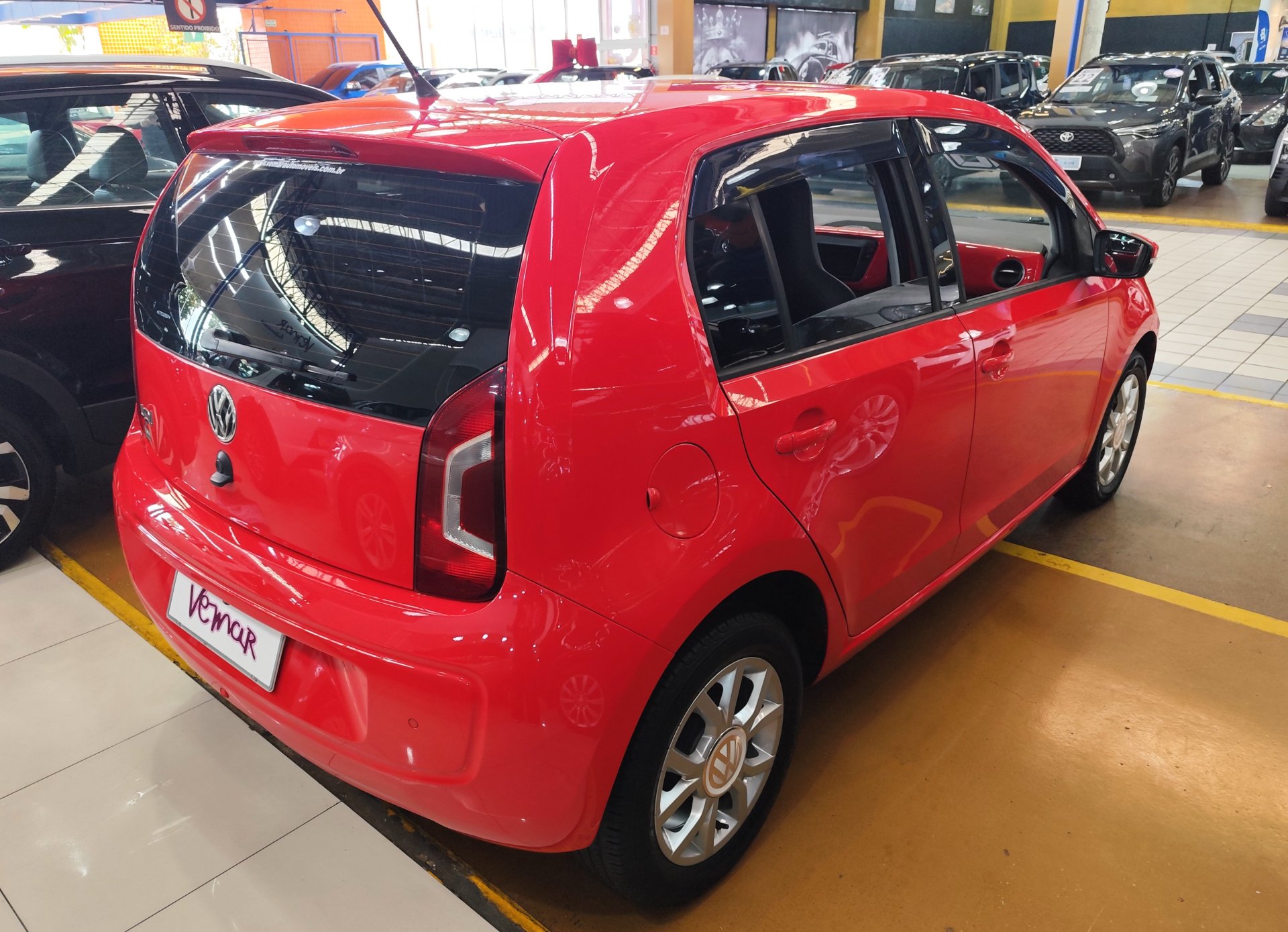 VOLKSWAGEN UP