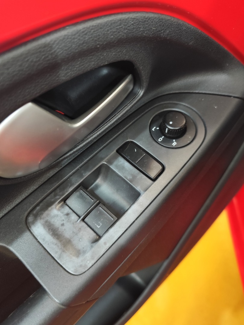 VOLKSWAGEN UP