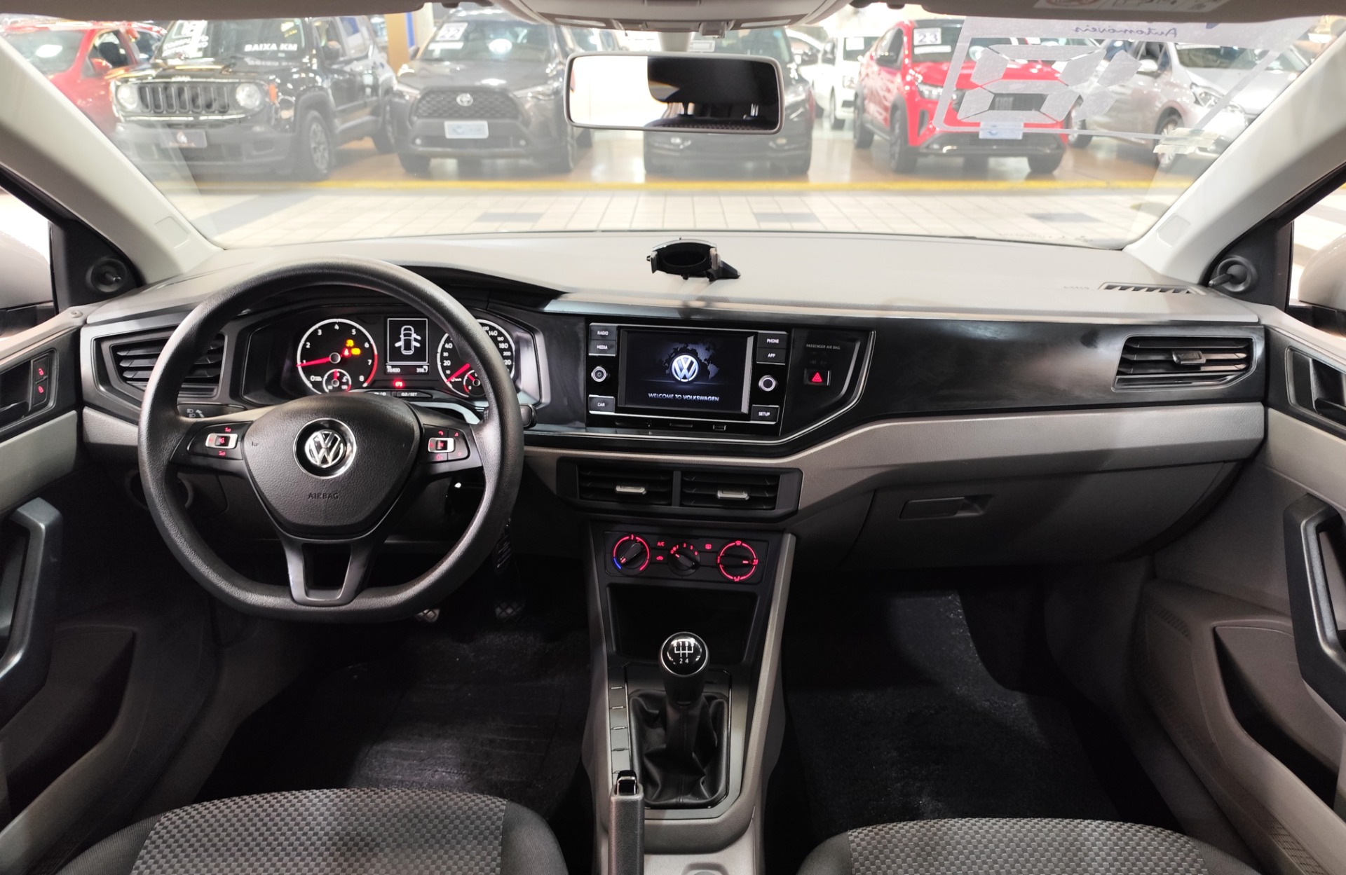 VOLKSWAGEN POLO
