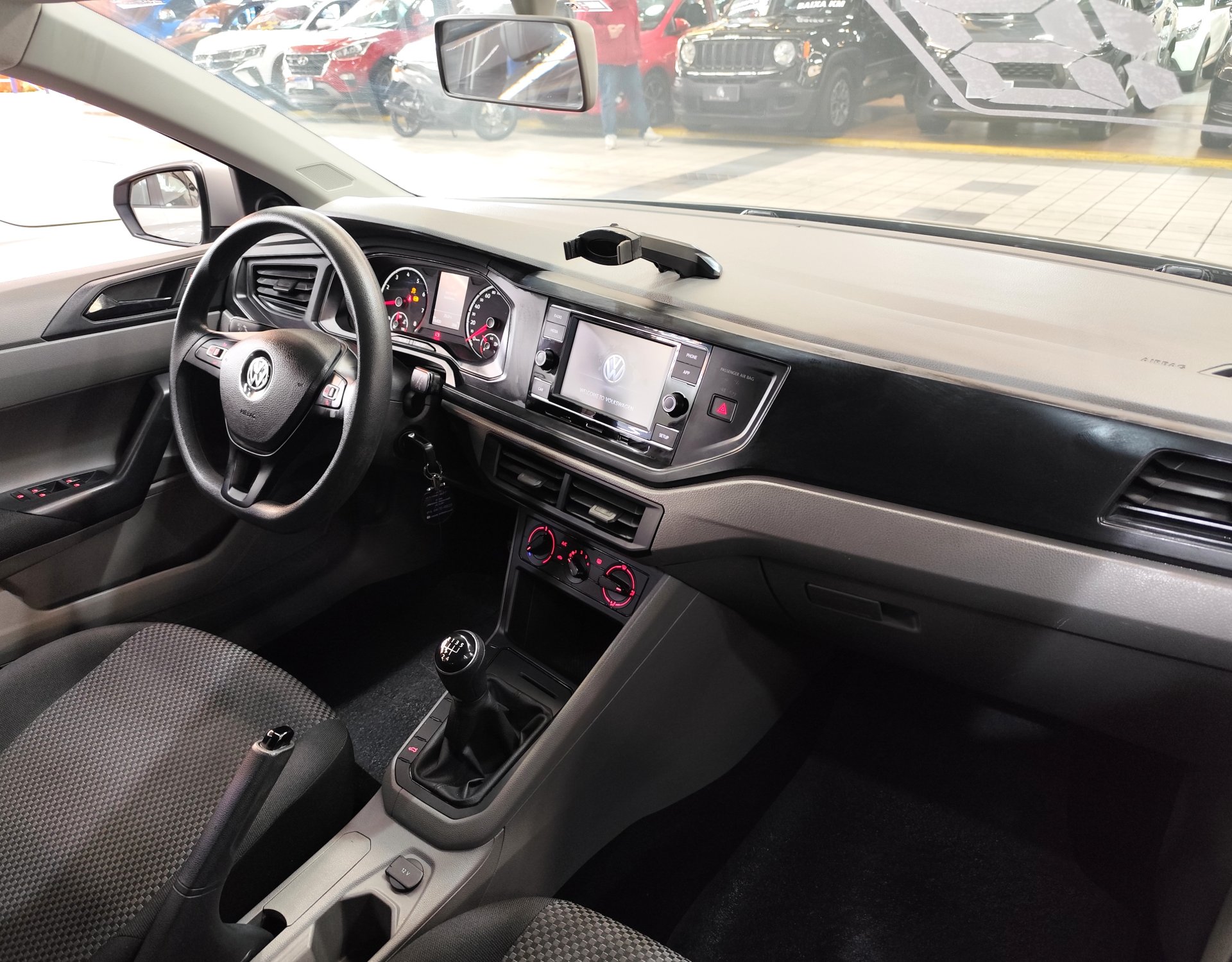 VOLKSWAGEN POLO