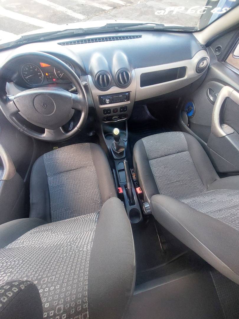 RENAULT SANDERO