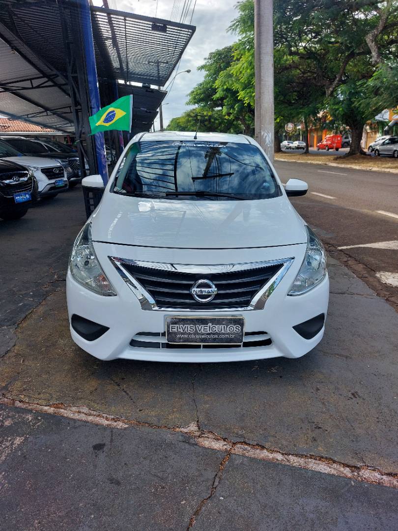 NISSAN VERSA