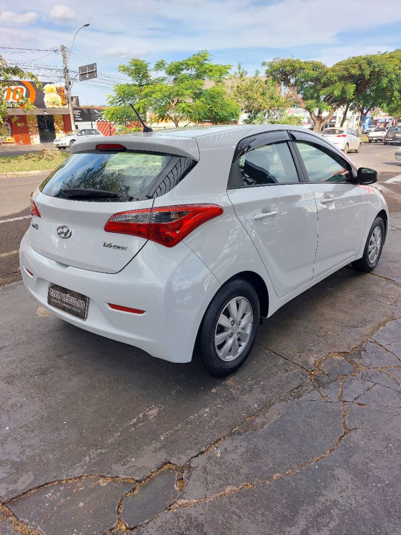 HYUNDAI HB20