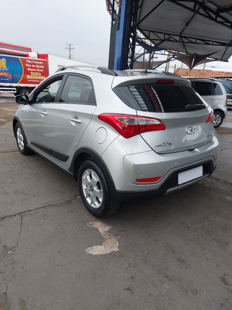 HYUNDAI HB20X