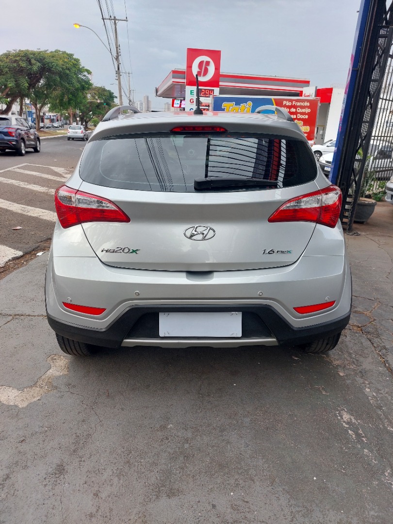 HYUNDAI HB20X