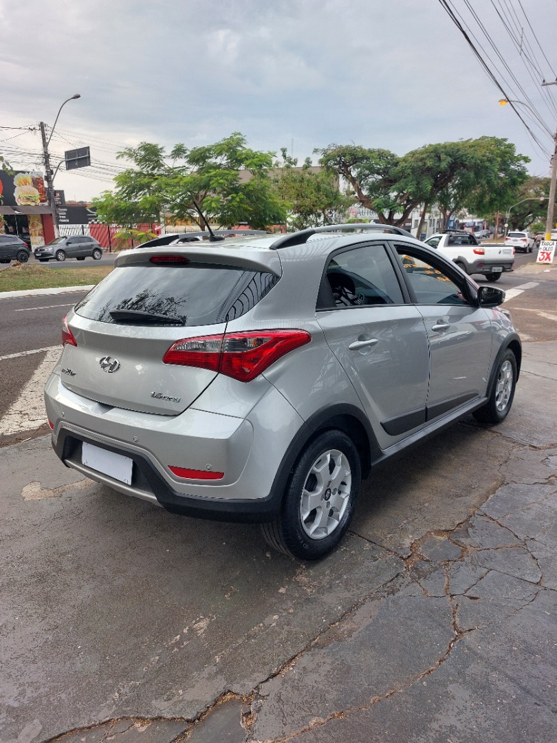 HYUNDAI HB20X