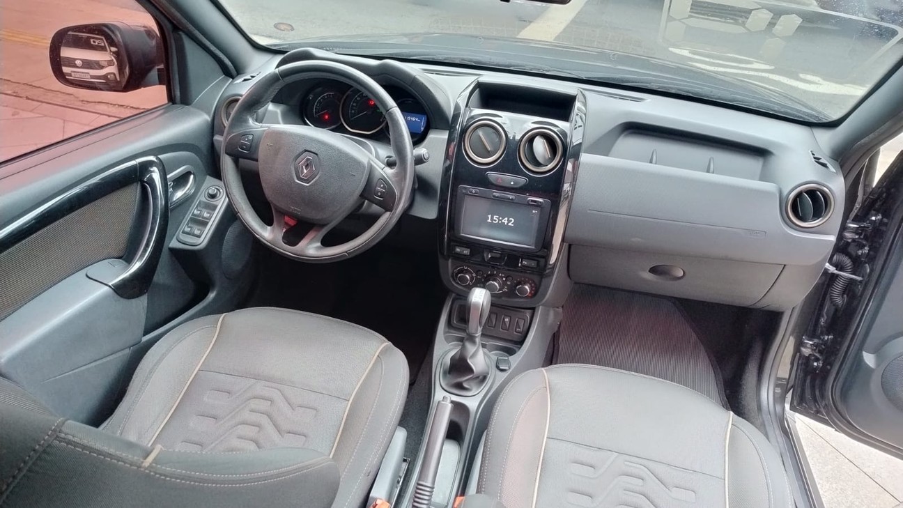 RENAULT DUSTER