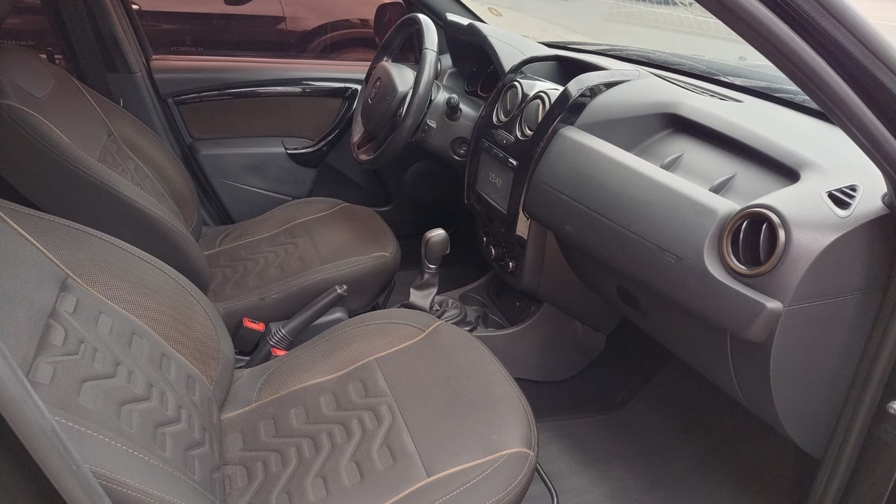 RENAULT DUSTER